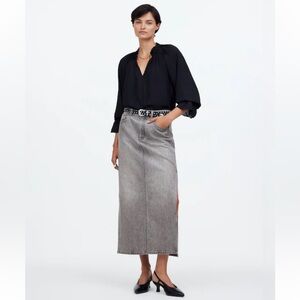 Madewell Denim Side-Slit Midi Skirt in Hallandale Wash size 31